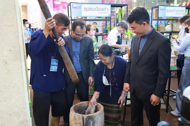 “ดีพร้อม” โชว์เคส 6 ชุมชนนำร่อง อัพสกิลขึ้นแท่นผลิตภัณฑ์ไทยชั้นเลิศ