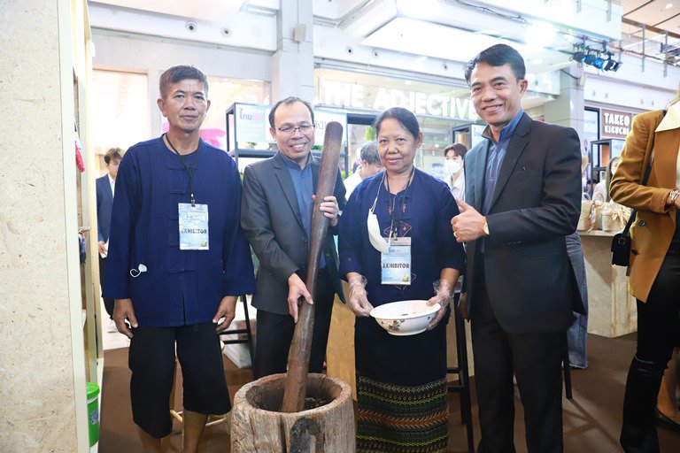 “ดีพร้อม” โชว์เคส 6 ชุมชนนำร่อง อัพสกิลขึ้นแท่นผลิตภัณฑ์ไทยชั้นเลิศ