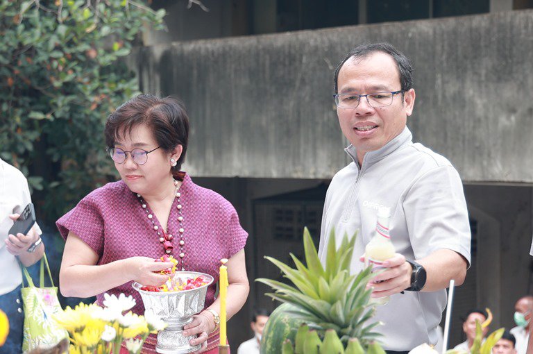 “อธิบดีใบน้อย” ร่วมบวรสรวงสิ่งศักดิ์สิทธิ์ ครบรอบ 81 ปี กช.กสอ.