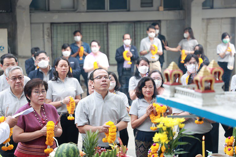“อธิบดีใบน้อย” ร่วมบวรสรวงสิ่งศักดิ์สิทธิ์ ครบรอบ 81 ปี กช.กสอ.
