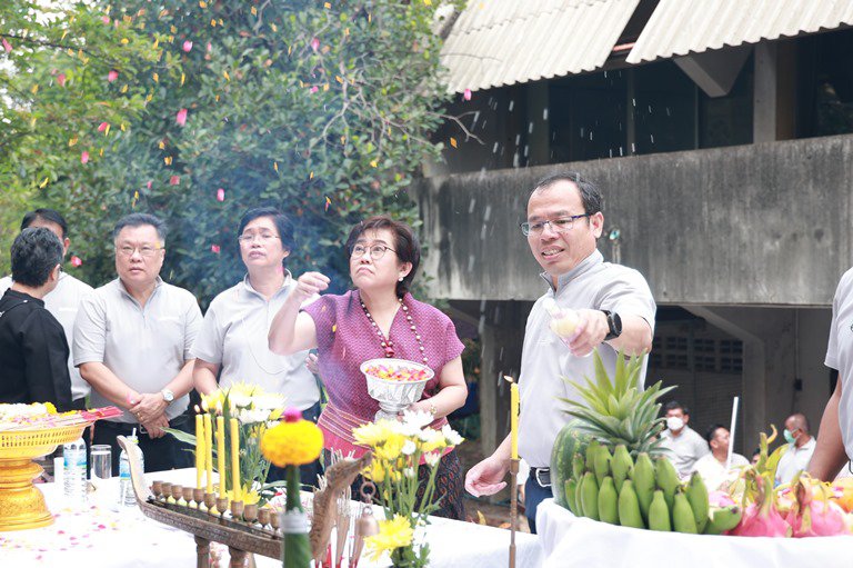 “อธิบดีใบน้อย” ร่วมบวรสรวงสิ่งศักดิ์สิทธิ์ ครบรอบ 81 ปี กช.กสอ.