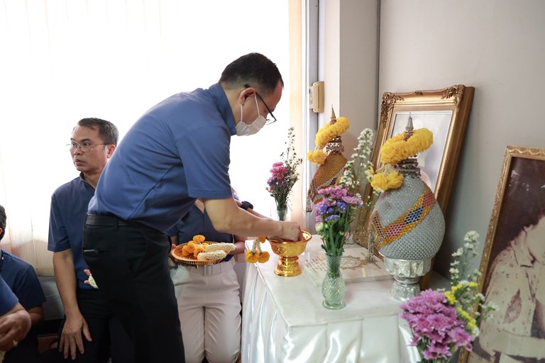แม่ทัพใบน้อย” นำพลพรรคดีพร้อม บวงสรวงสิ่งศักดิ์สิทธิ์ ครบรอบ 81 ปี ดีพร้อม 