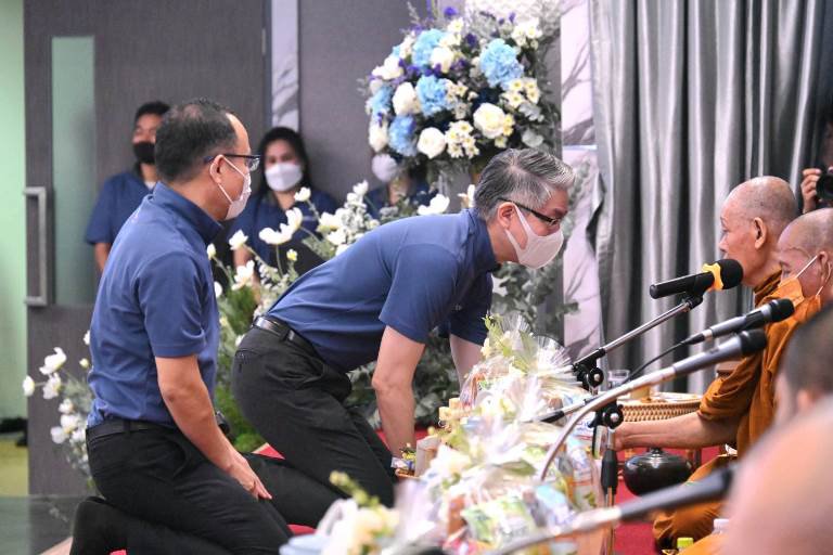 “ปลัดฯ ณัฐพล” ร่วมแสดงความยินดีวันคล้ายวันสถาปนา “ดีพร้อม” ครบ 81 ปี พร้อมเยี่ยมชมบูธและให้กำลังใจผู้ประกอบการ “อุตสาหกรรมแฟร์ ช็อป ชิม แชร์”