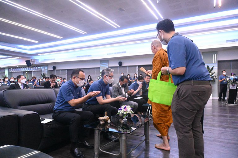 “ปลัดฯ ณัฐพล” ร่วมแสดงความยินดีวันคล้ายวันสถาปนา “ดีพร้อม” ครบ 81 ปี พร้อมเยี่ยมชมบูธและให้กำลังใจผู้ประกอบการ “อุตสาหกรรมแฟร์ ช็อป ชิม แชร์”