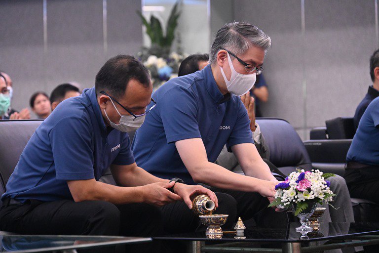 “ปลัดฯ ณัฐพล” ร่วมแสดงความยินดีวันคล้ายวันสถาปนา “ดีพร้อม” ครบ 81 ปี พร้อมเยี่ยมชมบูธและให้กำลังใจผู้ประกอบการ “อุตสาหกรรมแฟร์ ช็อป ชิม แชร์”