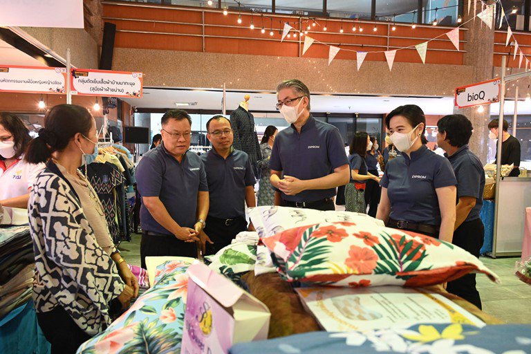 “ปลัดฯ ณัฐพล” ร่วมแสดงความยินดีวันคล้ายวันสถาปนา “ดีพร้อม” ครบ 81 ปี พร้อมเยี่ยมชมบูธและให้กำลังใจผู้ประกอบการ “อุตสาหกรรมแฟร์ ช็อป ชิม แชร์”