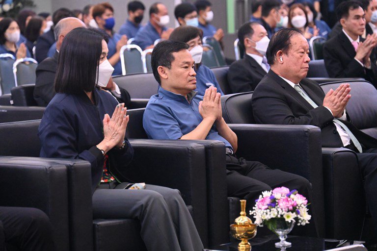“ปลัดฯ ณัฐพล” ร่วมแสดงความยินดีวันคล้ายวันสถาปนา “ดีพร้อม” ครบ 81 ปี พร้อมเยี่ยมชมบูธและให้กำลังใจผู้ประกอบการ “อุตสาหกรรมแฟร์ ช็อป ชิม แชร์”