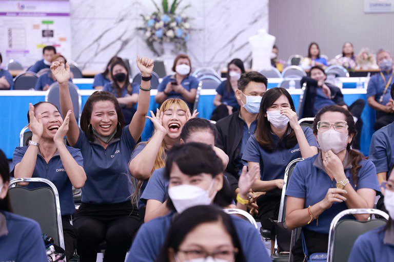 “อธิบดีใบน้อย” มอบโล่และประกาศเกียรติคุณ “คนดี ศรี กสอ.” แก่ข้าราชการและเจ้าหน้าที่ กสอ. ประจำปี 2565
