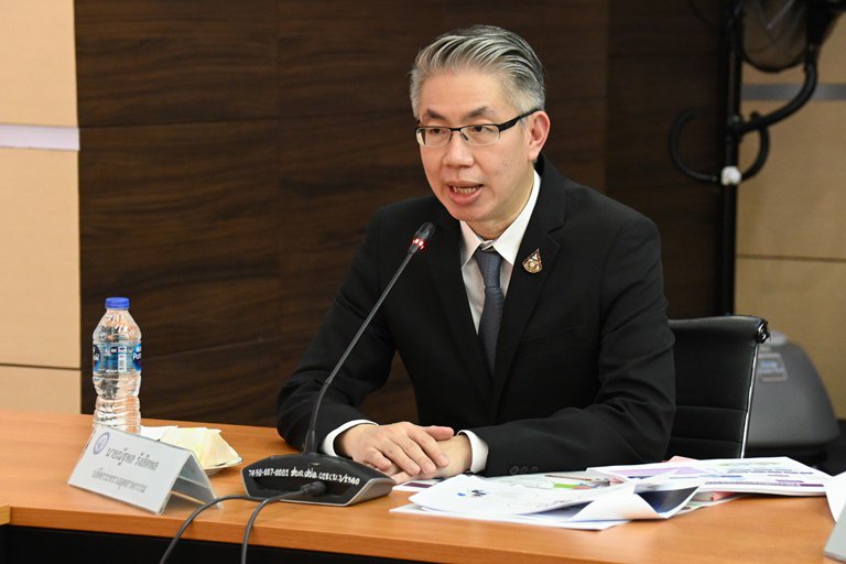 “รัฐมนตรีอนุชา” เข้ากระทรวงอุตฯ วันแรก เร่งสานต่องานเดิม หนุนพัฒนาเศรษฐกิจฐานราก พร้อมนำนโยบายเงินบาทแรกของแผ่นดิน ช่วยเกษตรหลุดพ้นความยากจน สร้างรายได้ เพื่อเพิ่มกำลังซื้อหมุนเงินเข้าระบบ 
