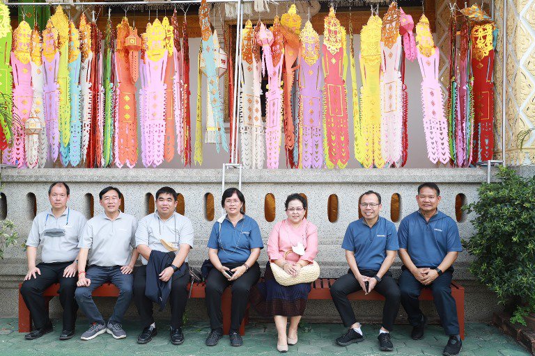 “อธิบดีใบน้อย” ลงพื้นที่เมืองลำพูน สำรวจการค้าย่านตลาดขัวมุงท่าสิงห์ พร้อมหารือภาครัฐ-เอกชนในพื้นเร่งยกระดับศักยภาพ ผปก. สร้างรายได้สู่ชุมชน