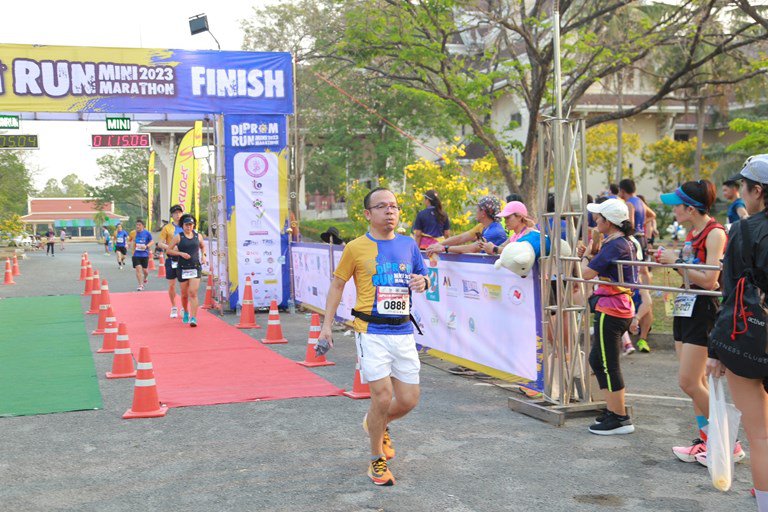 “ปลัดณัฐพล” เปิดงาน DIPROM RUN MINI MARATHON 2023 
