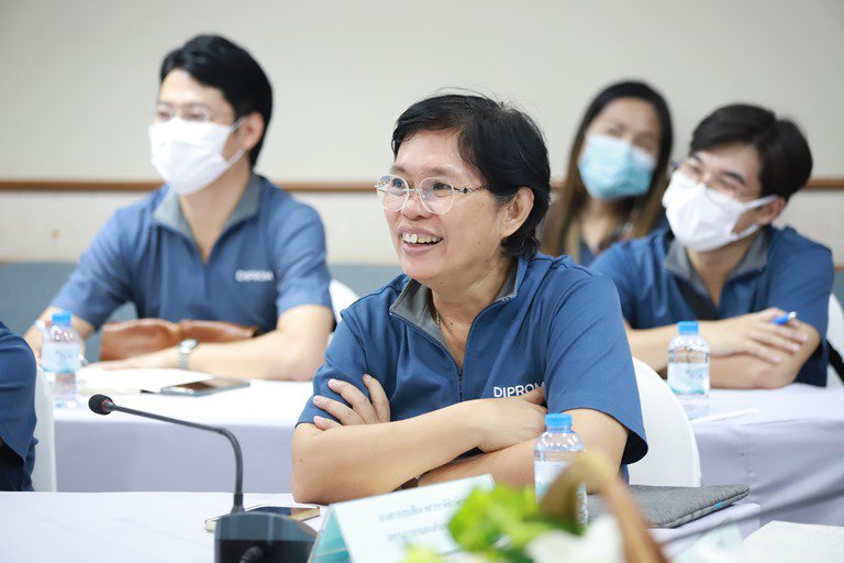“อธิบดีใบน้อย” ลงพื้นที่ชลบุรี ตรวจเยี่ยมและมอบนโยบายแก่ทีมดีพร้อมเซ็นเตอร์ 9