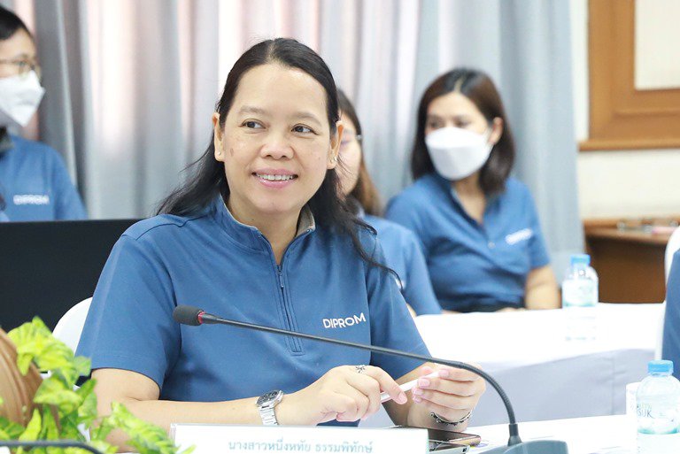 “อธิบดีใบน้อย” ลงพื้นที่ชลบุรี ตรวจเยี่ยมและมอบนโยบายแก่ทีมดีพร้อมเซ็นเตอร์ 9