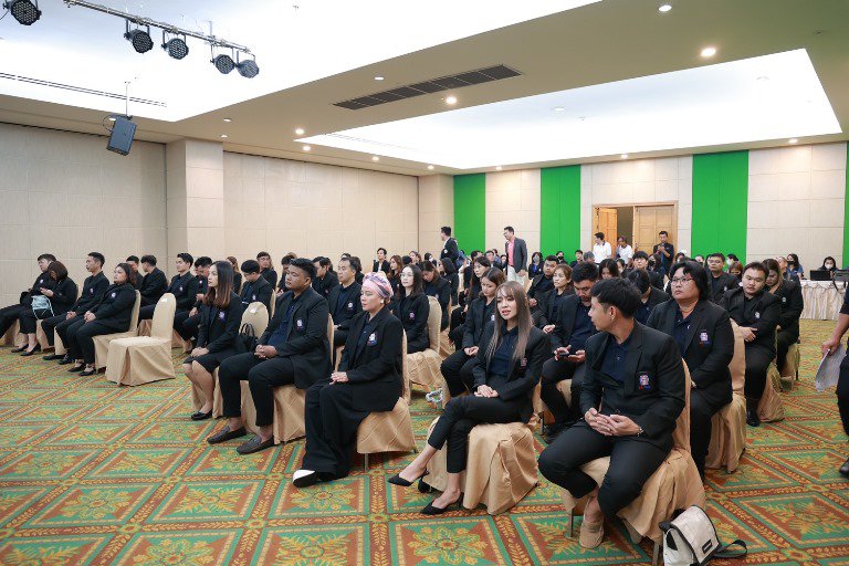 "รสอ. สุชาดา" ร่วมยินดีพร้อมมอบวุฒิบัตรผู้ประกอบการ คพอ. พื้นที่ภาคใต้ 