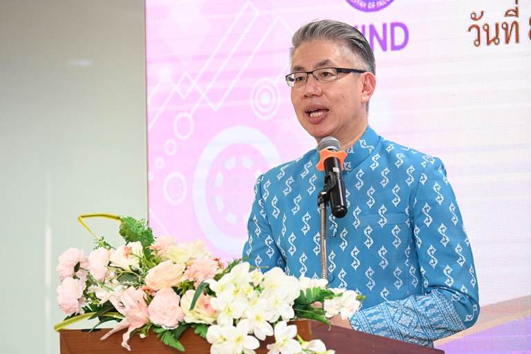 ปลัดฯ ณัฐพล มอบเกียรติบัตรเชิดชู “คนดีมี MIND” ย้ำการทำงานต้องมี “MIND” ใช้ “หัว และ ใจ” ในการปฏิบัติงาน เพื่อสร้างสรรค์งานให้เกิดคุณค่า สู่การพัฒนาที่ยั่งยืน 