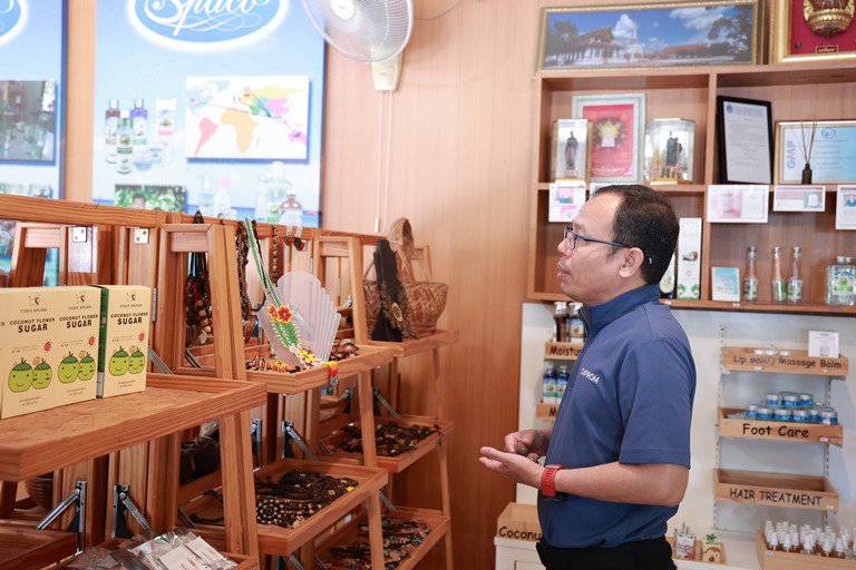 อธิบดีใบน้อย" ลงพื้นที่เกาะสมุยเร่งต่อยอดโมเดลชุมชนดีพร้อมตอบรับกระแสการท่องเที่ยวเชิงสุขภาพ