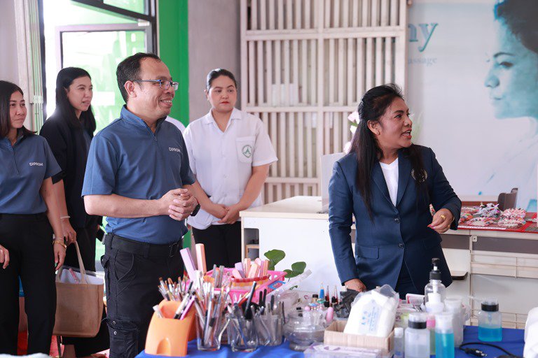 "อธิบดีใบน้อย" เยี่ยมชมศูนย์ส่งเสริมอาชีพเพื่อสังคมด้านสุขภาพและความงามครบวงจร