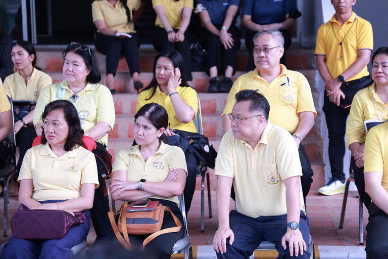 "อธิบดีใบน้อย" นำทัพตรวจเยี่ยมดีพร้อมเซ็นเตอร์เมืองร้อยเกาะ มอบนโยบายการส่งเสริมอุตสาหกรรมที่ "ดีพร้อม"