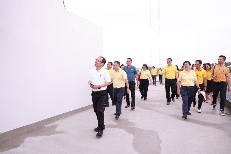 "อธิบดีใบน้อย" นำทัพตรวจเยี่ยมดีพร้อมเซ็นเตอร์เมืองร้อยเกาะ มอบนโยบายการส่งเสริมอุตสาหกรรมที่ "ดีพร้อม"
