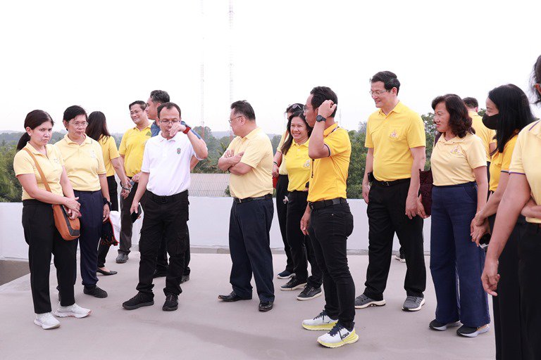 "อธิบดีใบน้อย" นำทัพตรวจเยี่ยมดีพร้อมเซ็นเตอร์เมืองร้อยเกาะ มอบนโยบายการส่งเสริมอุตสาหกรรมที่ "ดีพร้อม"