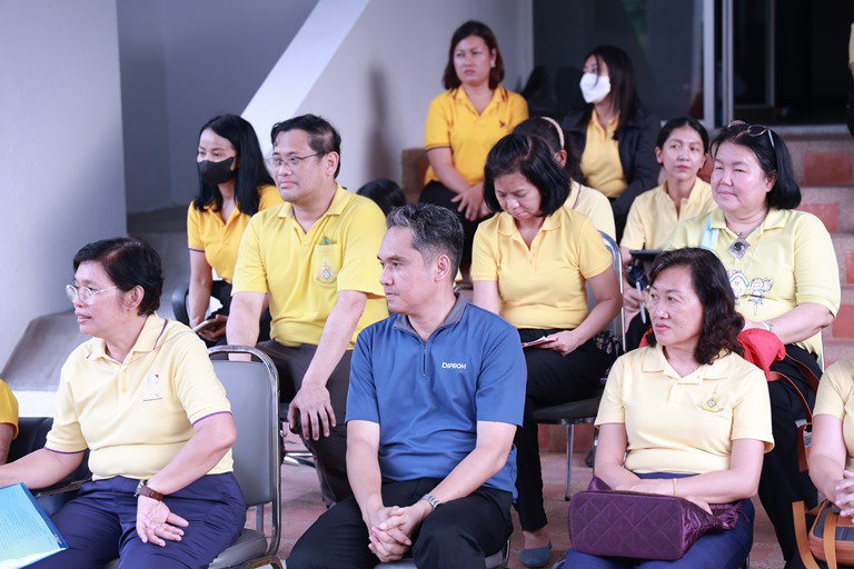 "อธิบดีใบน้อย" นำทัพตรวจเยี่ยมดีพร้อมเซ็นเตอร์เมืองร้อยเกาะ มอบนโยบายการส่งเสริมอุตสาหกรรมที่ "ดีพร้อม"