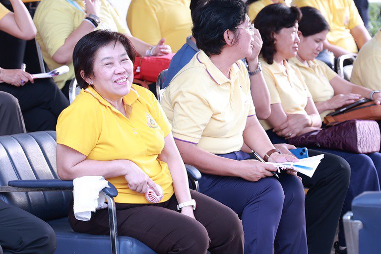 "อธิบดีใบน้อย" นำทัพตรวจเยี่ยมดีพร้อมเซ็นเตอร์เมืองร้อยเกาะ มอบนโยบายการส่งเสริมอุตสาหกรรมที่ "ดีพร้อม"