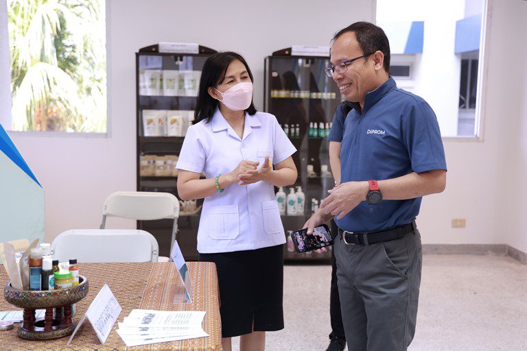"อธิบดีใบน้อย" ลงพื้นที่สนับสนุนทักษะเครื่องมือเพื่อช่วยเหลือชุมชนและสังคม