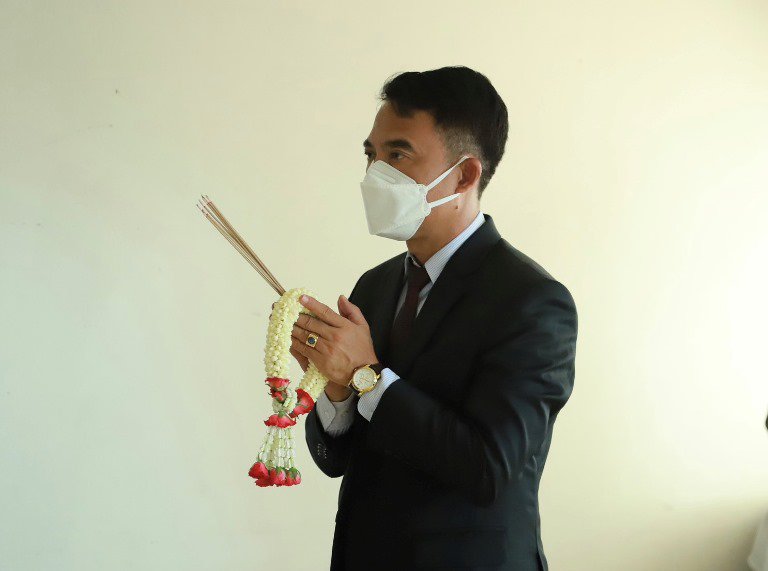 ราชาฤกษ์ รสอ.วัชรุนฯ ลงนามปากกาเริ่มงานวันแรก พร้อมสักการะสิ่งศักดิ์สิทธิ์ประจำกรมส่งเสริมอุตสาหกรรม