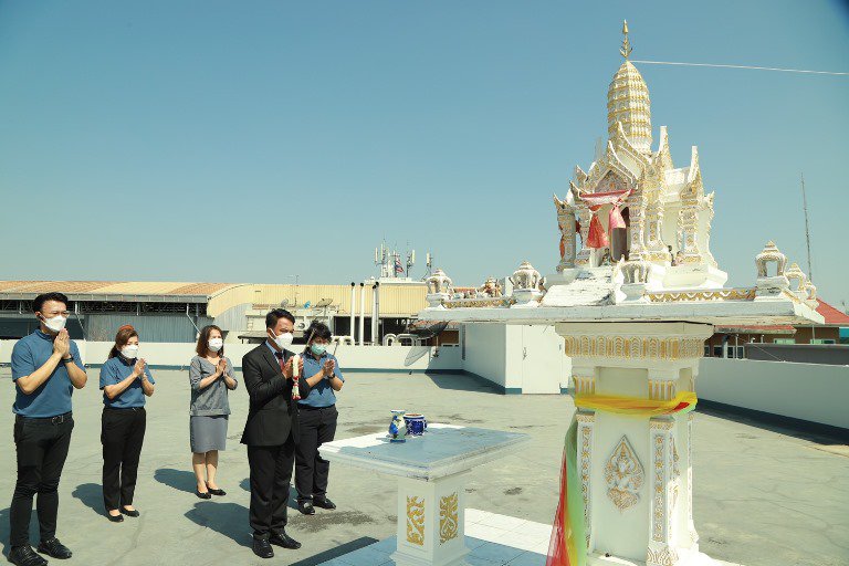 ราชาฤกษ์ รสอ.วัชรุนฯ ลงนามปากกาเริ่มงานวันแรก พร้อมสักการะสิ่งศักดิ์สิทธิ์ประจำกรมส่งเสริมอุตสาหกรรม