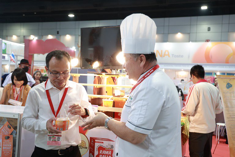 อธิบดีใบน้อย" นำทีมดีพร้อมชมงาน THAIFEX – ANUGA ASIA 2023
