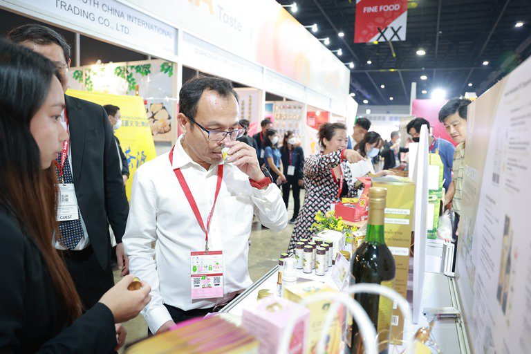 อธิบดีใบน้อย" นำทีมดีพร้อมชมงาน THAIFEX – ANUGA ASIA 2023