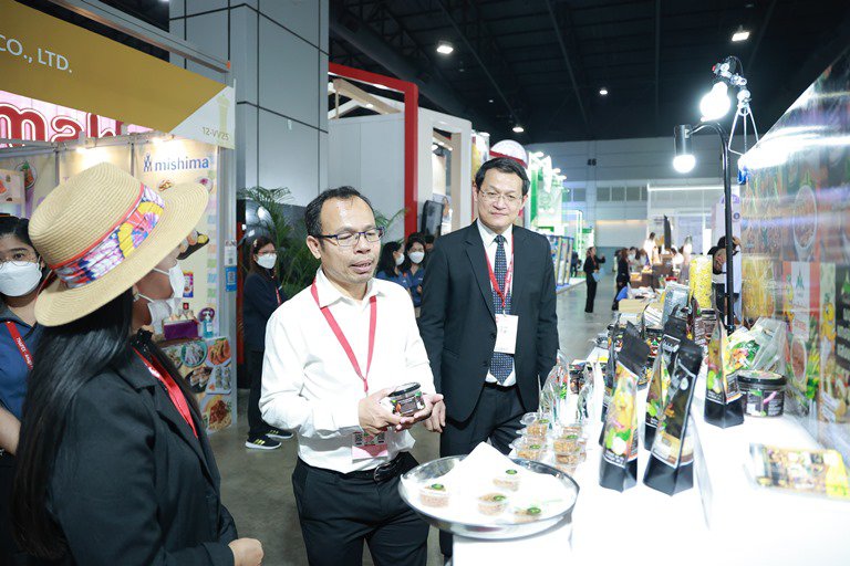 อธิบดีใบน้อย" นำทีมดีพร้อมชมงาน THAIFEX – ANUGA ASIA 2023