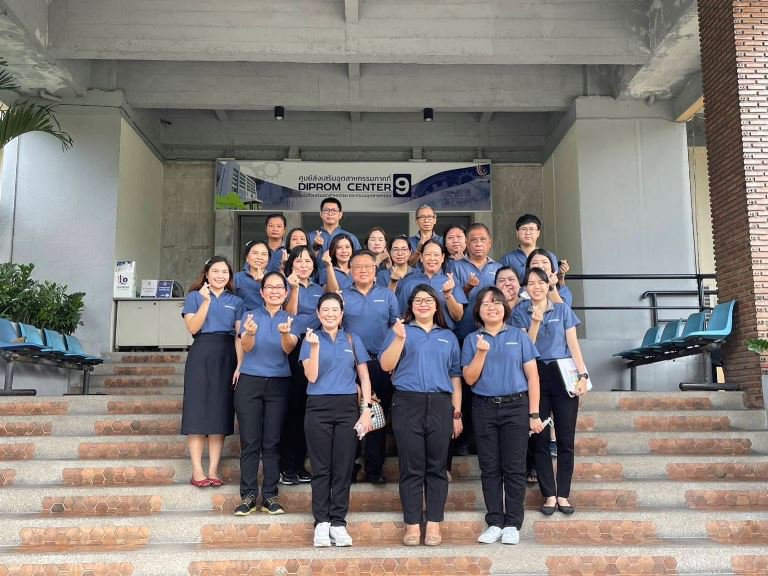 "รสอ.วาที" ลงพื้นที่ตรวจเยี่ยมศูนย์ดีพร้อมเซ็นเตอร์ 9