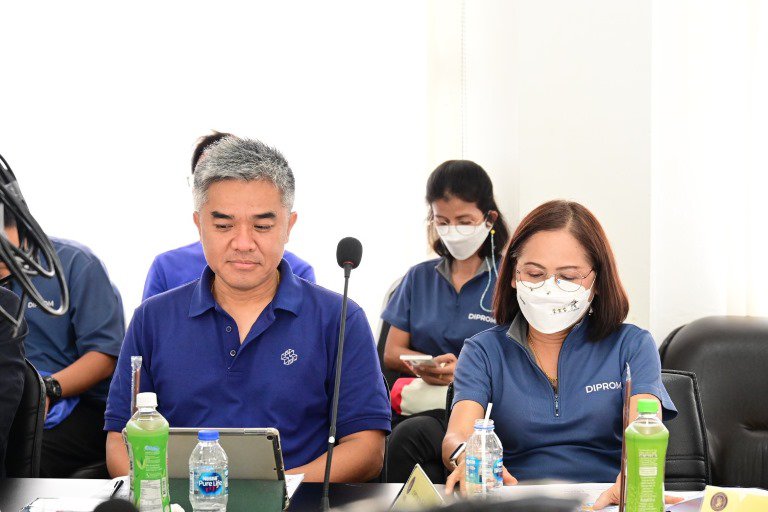 ปลัดฯ ณัฐพล ลงพื้นปราจีนบุรี มอบแนวทางการขับเคลื่อนนโยบาย MIND เน้นย้ำบูรณาการงานของหน่วยงานในพื้นที่ มุ่งพัฒนาอุตสาหกรรมเป้าหมาย กำกับโรงงานให้รักษาสิ่งแวดล้อม พร้อมช่วยกันกระจายรายได้สู่ชุมชน เพื่อให้อุตสาหกรรมอยู่คู่กับชุมชนได้อย่างมีความสุข