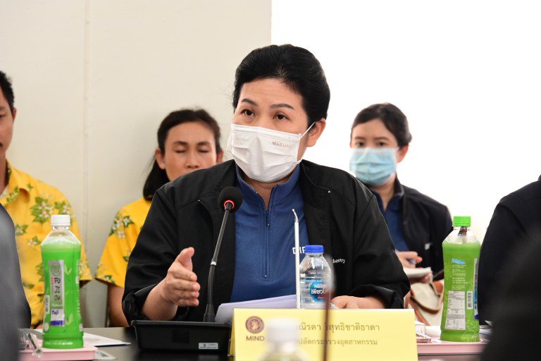 ปลัดฯ ณัฐพล ลงพื้นปราจีนบุรี มอบแนวทางการขับเคลื่อนนโยบาย MIND เน้นย้ำบูรณาการงานของหน่วยงานในพื้นที่ มุ่งพัฒนาอุตสาหกรรมเป้าหมาย กำกับโรงงานให้รักษาสิ่งแวดล้อม พร้อมช่วยกันกระจายรายได้สู่ชุมชน เพื่อให้อุตสาหกรรมอยู่คู่กับชุมชนได้อย่างมีความสุข