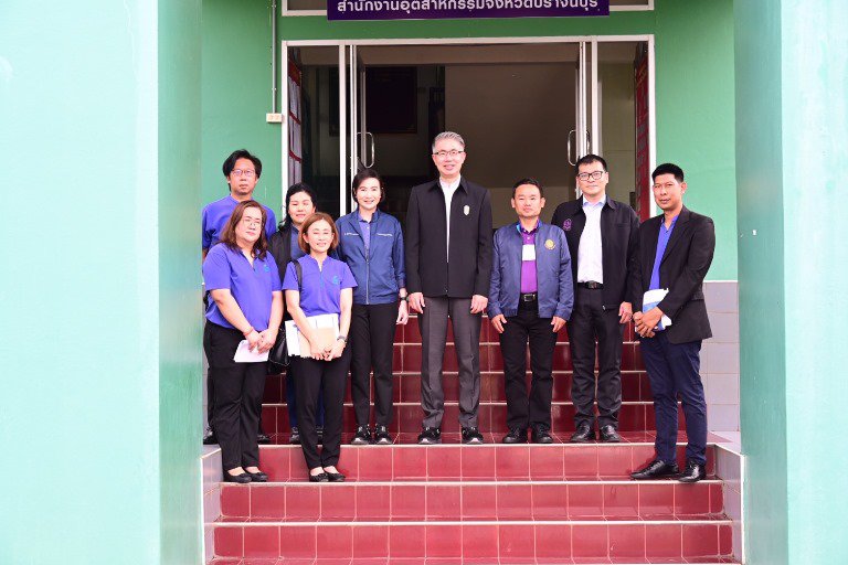 ปลัดฯ ณัฐพล ลงพื้นปราจีนบุรี มอบแนวทางการขับเคลื่อนนโยบาย MIND เน้นย้ำบูรณาการงานของหน่วยงานในพื้นที่ มุ่งพัฒนาอุตสาหกรรมเป้าหมาย กำกับโรงงานให้รักษาสิ่งแวดล้อม พร้อมช่วยกันกระจายรายได้สู่ชุมชน เพื่อให้อุตสาหกรรมอยู่คู่กับชุมชนได้อย่างมีความสุข
