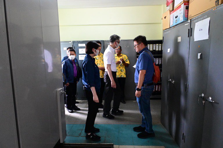 ปลัดฯ ณัฐพล ลงพื้นปราจีนบุรี มอบแนวทางการขับเคลื่อนนโยบาย MIND เน้นย้ำบูรณาการงานของหน่วยงานในพื้นที่ มุ่งพัฒนาอุตสาหกรรมเป้าหมาย กำกับโรงงานให้รักษาสิ่งแวดล้อม พร้อมช่วยกันกระจายรายได้สู่ชุมชน เพื่อให้อุตสาหกรรมอยู่คู่กับชุมชนได้อย่างมีความสุข