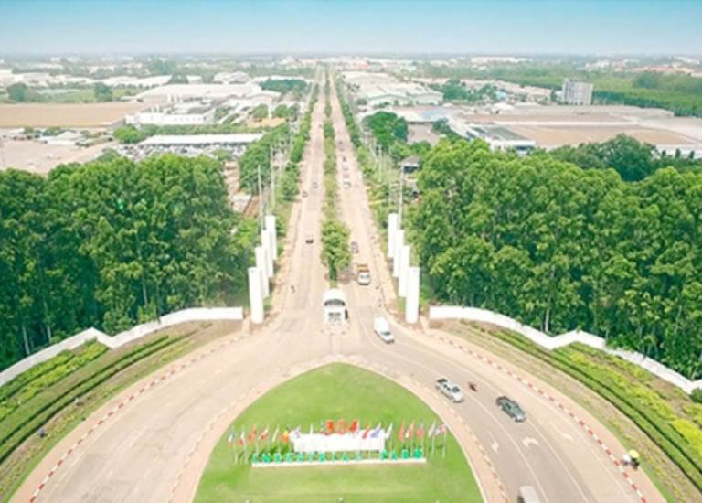 รองปลัดฯ ณัฏฐิญา นำทีม MIND เยี่ยมชมการดำเนินงานสวนอุตสาหกรรม 304 จ.ปราจีนบุรี ชูจุดเด่นด้วยระบบสาธารณูปโภคครบครัน ทั้งน้ำ ไฟ ถนน แรงงาน พร้อมระบบบำบัดน้ำเสียหลายชั้น เพื่อสร้างเมืองน่าอยู่คู่อุตสาหกรรม 
