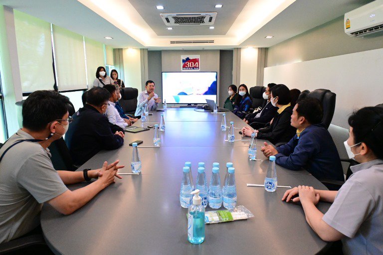 รองปลัดฯ ณัฏฐิญา นำทีม MIND เยี่ยมชมการดำเนินงานสวนอุตสาหกรรม 304 จ.ปราจีนบุรี ชูจุดเด่นด้วยระบบสาธารณูปโภคครบครัน ทั้งน้ำ ไฟ ถนน แรงงาน พร้อมระบบบำบัดน้ำเสียหลายชั้น เพื่อสร้างเมืองน่าอยู่คู่อุตสาหกรรม 