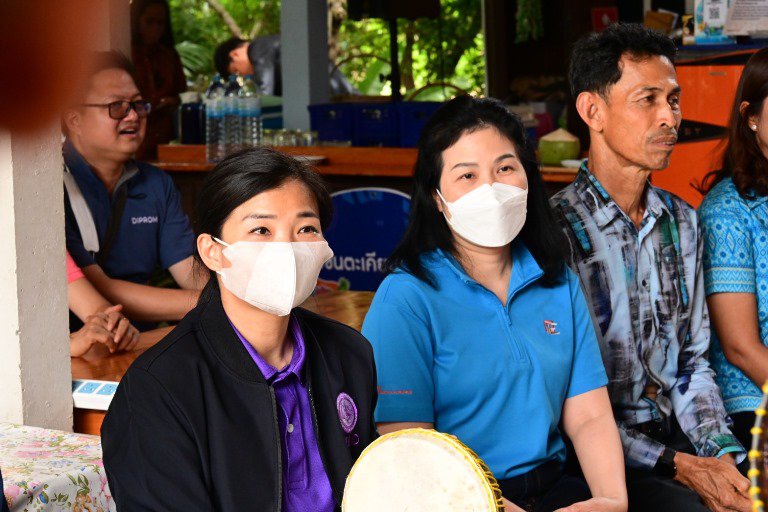 รองปลัดฯ ณัฏฐิญา นำทีม MIND เยี่ยมชุมชนตะเคียนเตี้ย หนึ่งในหมู่บ้านชุมชนดีพร้อมใกล้กรุง เด่นทั้งการท่องเที่ยวเชิงวิถีชีวิต วัฒนธรรม ของฝาก ของที่ระลึก และผลิตภัณฑ์คุณภาพ
