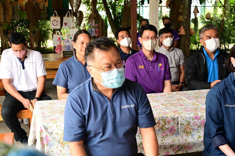 รองปลัดฯ ณัฏฐิญา นำทีม MIND เยี่ยมชุมชนตะเคียนเตี้ย หนึ่งในหมู่บ้านชุมชนดีพร้อมใกล้กรุง เด่นทั้งการท่องเที่ยวเชิงวิถีชีวิต วัฒนธรรม ของฝาก ของที่ระลึก และผลิตภัณฑ์คุณภาพ