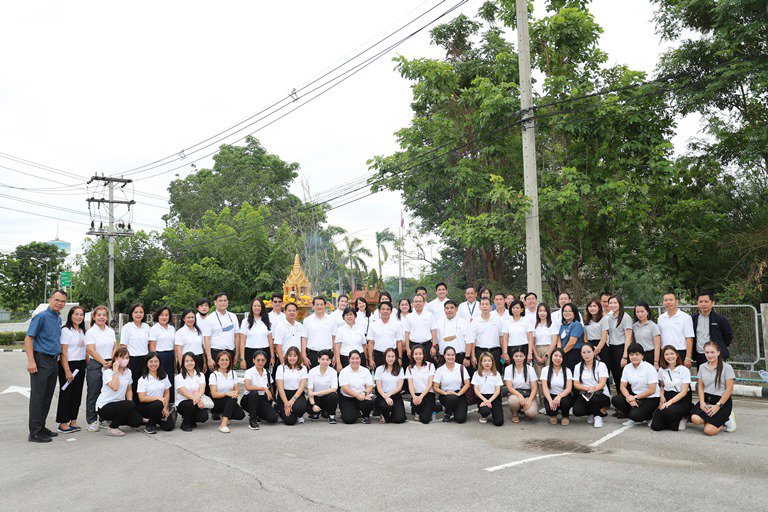 “อธิบดีใบน้อย” นำทีมชาวดีพร้อม บวรสรวงสิ่งศักดิ์สิทธิ์ เสริมสิริมงคลและสร้างขวัญกำลังใจในการจัดงานอุตสาหกรรมแฟร์