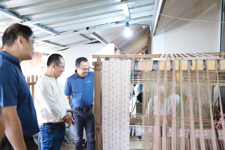 ดีพร้อม เยี่ยมชม cacoa valley ต้นแบบ “โมเดลชุมชนดีพร้อม” 