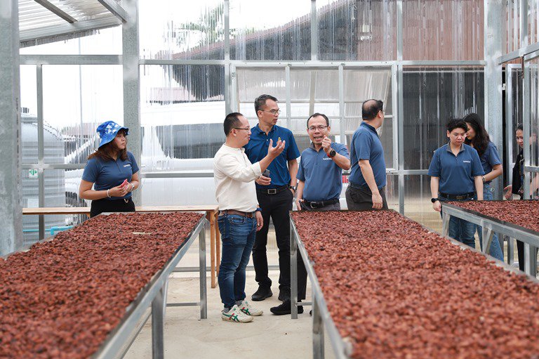 ดีพร้อม เยี่ยมชม cacoa valley ต้นแบบ “โมเดลชุมชนดีพร้อม” 
