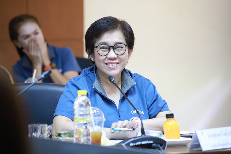 "อธิบดีใบน้อย" นำทีมตรวจเยี่ยมดีพร้อมเซ็นเตอร์เมืองย่าโม
