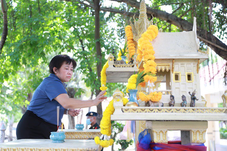 "อธิบดีใบน้อย" นำทีมตรวจเยี่ยมดีพร้อมเซ็นเตอร์เมืองย่าโม