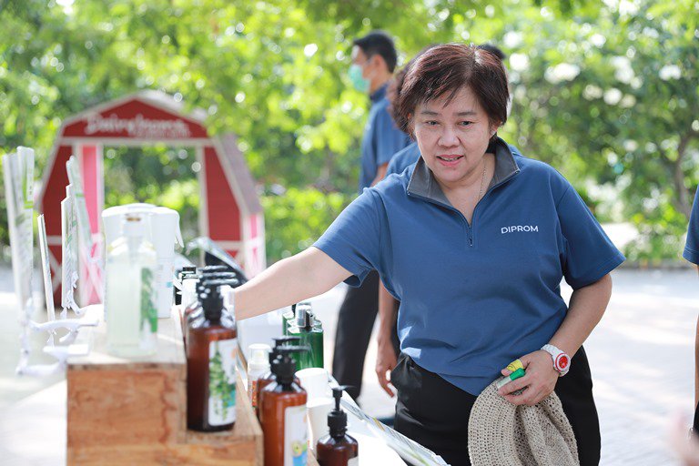 “อธิบดีใบน้อย” นำทีมเยี่ยมชม แดรี่โฮม ต้นแบบโมเดลชุมชนดีพร้อม