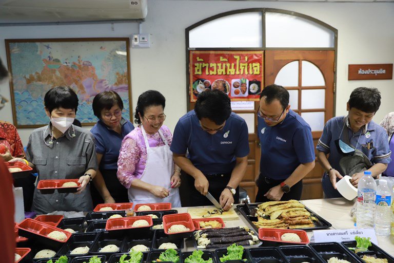 ดีพร้อม ชูผลสำเร็จปั้นนักส่งเสริมอาชีพดีพร้อม สร้างมูลค่าเพิ่มทาง ศก. กว่า 500 ลบ. 