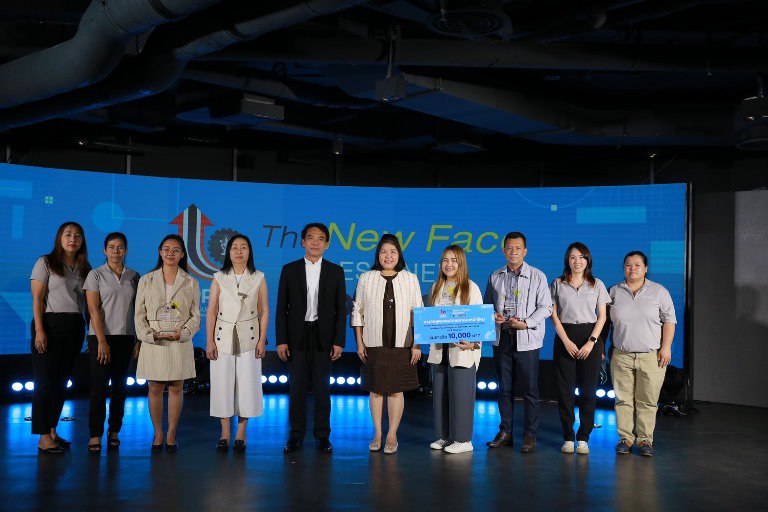 "รสอ.วัชรุน" มอบโล่รางวัลและวุฒิบัตรนักออกแบบหน้าใหม่ประดับวงการแฟชั่นไทย
