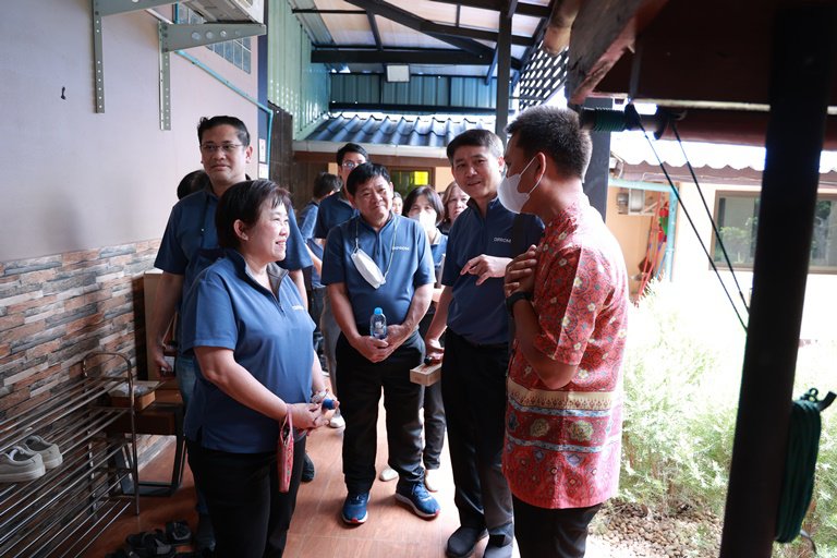 “รสอ.สุชาดา” เยี่ยมชมโรงงานลุงอเนกขนมหวานเพ็ชร์